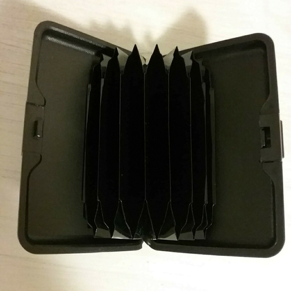 COLUMBIA Credit Card Case - Picture 2 of 2